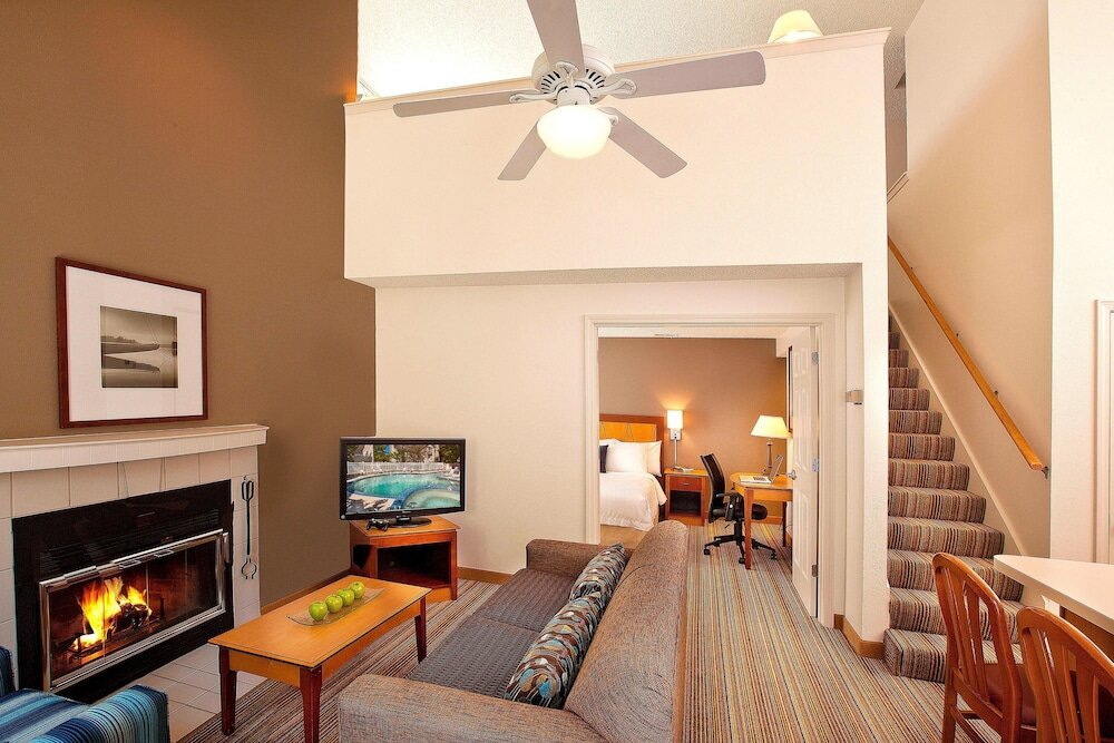 2 Bedrooms Standard Penthouse room Residence Inn by Marriott Lake Oswego