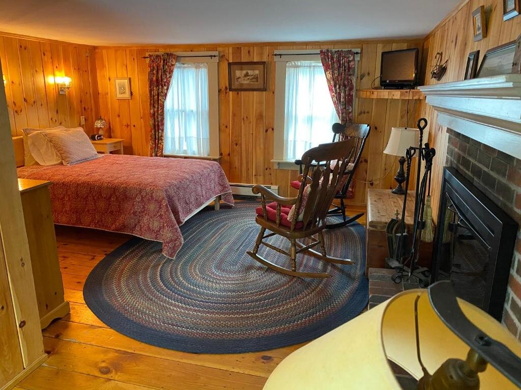 Номер Superior James Place Inn Bed and Breakfast