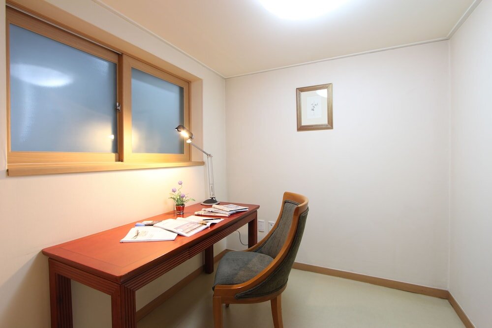 Camera Deluxe The Suite Place Serviced Residences