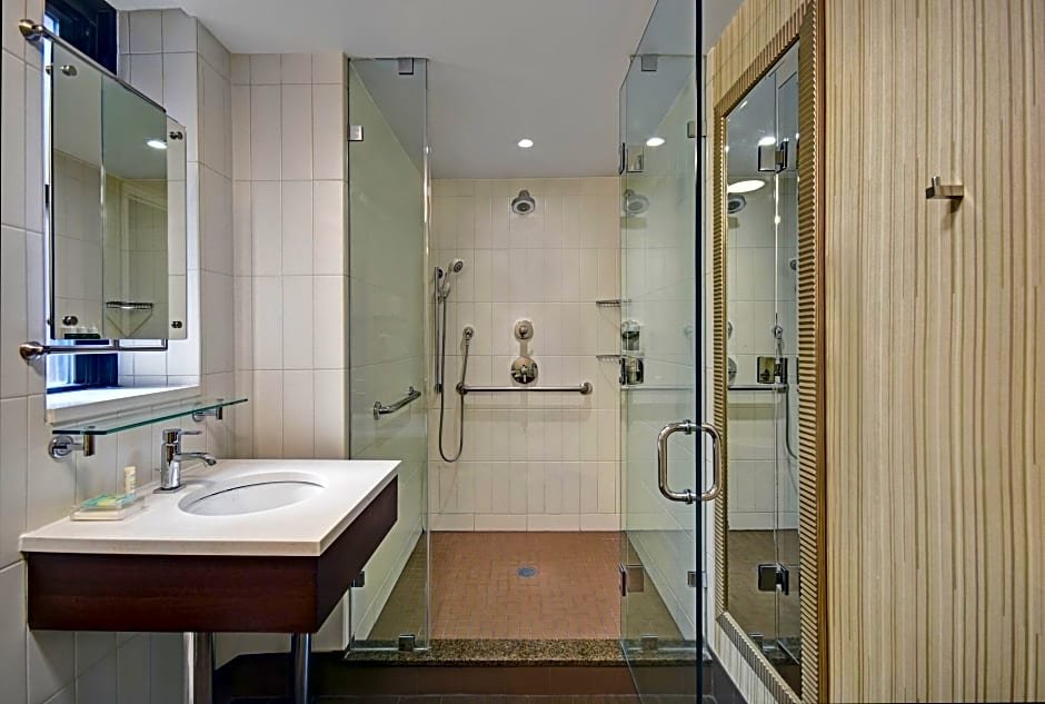 Четырёхместный люкс c 1 комнатой Residence Inn by Marriott New York Manhattan/ Midtown Eastside