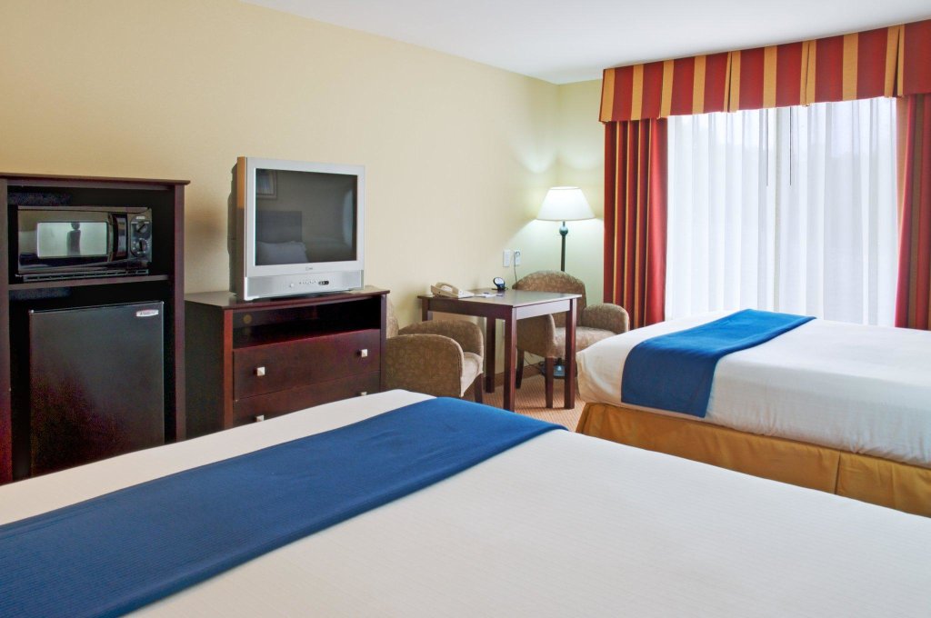 Standard Vierer Zimmer Holiday Inn Express Leesville, an IHG Hotel