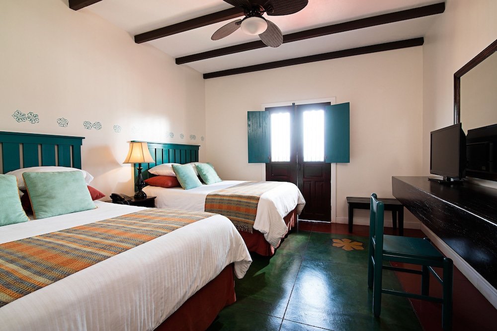 Четырёхместный номер Premium Hotel Isla de Flores