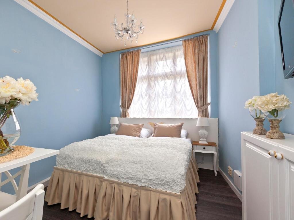 Студия Deluxe Cathedral Prague Apartments