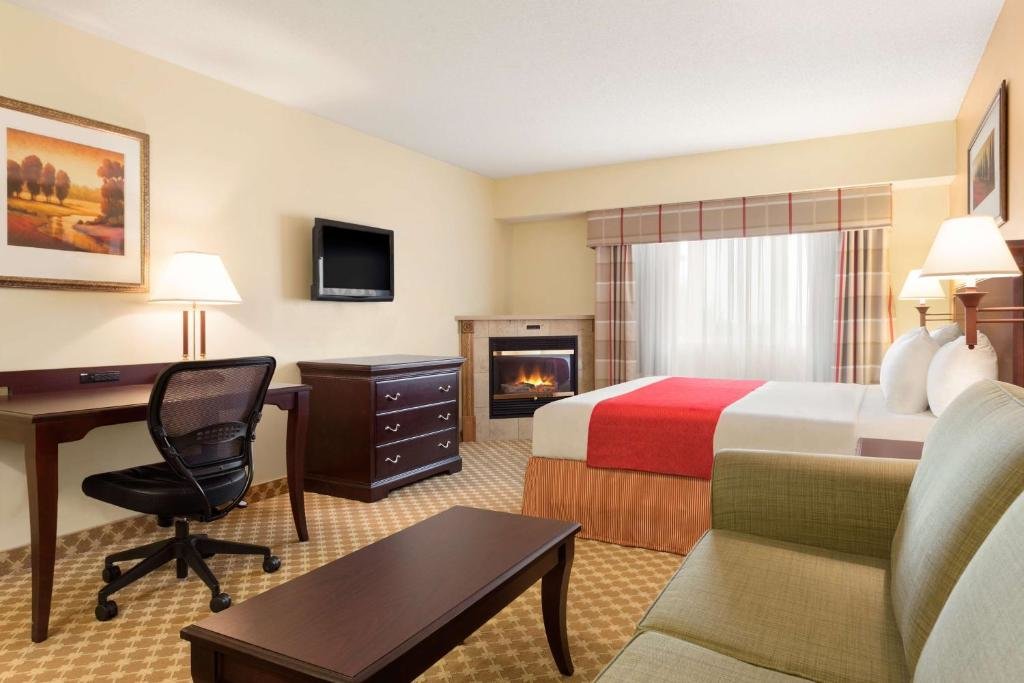 Люкс Country Inn & Suites by Radisson, Lincoln North Hotel and Conference Center, NE