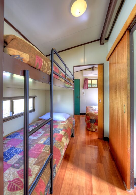 1 Bedroom Standard room with balcony BIG4 Toowoomba Garden City Holiday Park