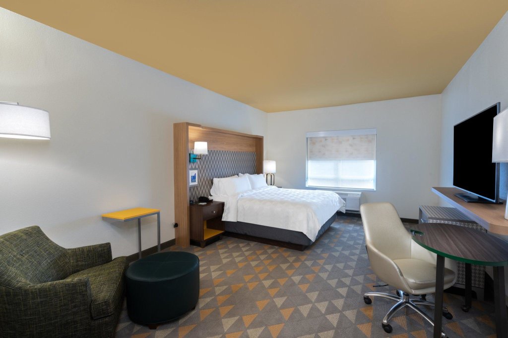 Номер Standard Holiday Inn & Suites Memphis Southeast-Germantown, an IHG Hotel