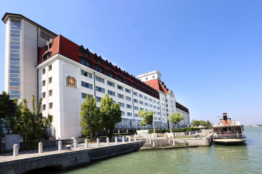 Quadruple room Hilton Vienna Danube Waterfront