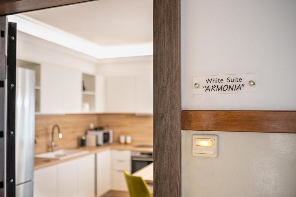 Apartment White Suite Armonia