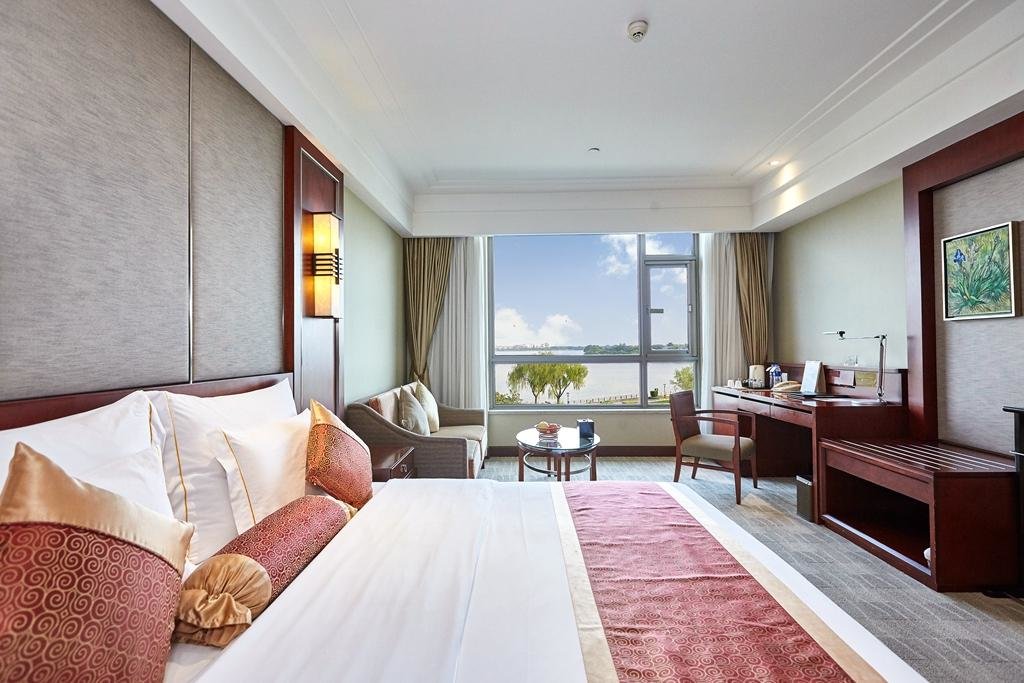 Standard Doppel Zimmer mit Seeblick Tongli Lakeview Hotel