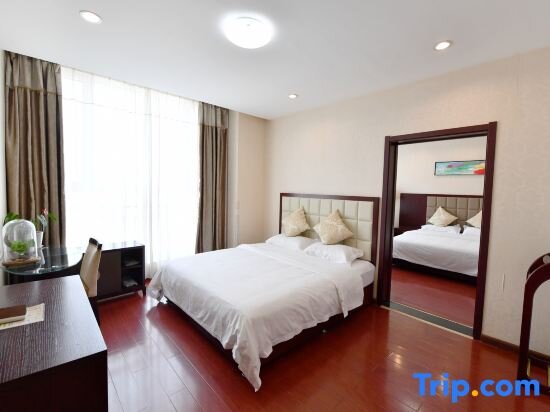 Семейный люкс с видом на море Yantai Jinhai Star Business Hotel