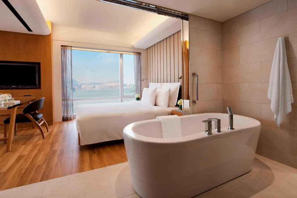 Double Suite with harbour view Renaissance Hong Kong Harbour View Hotel
