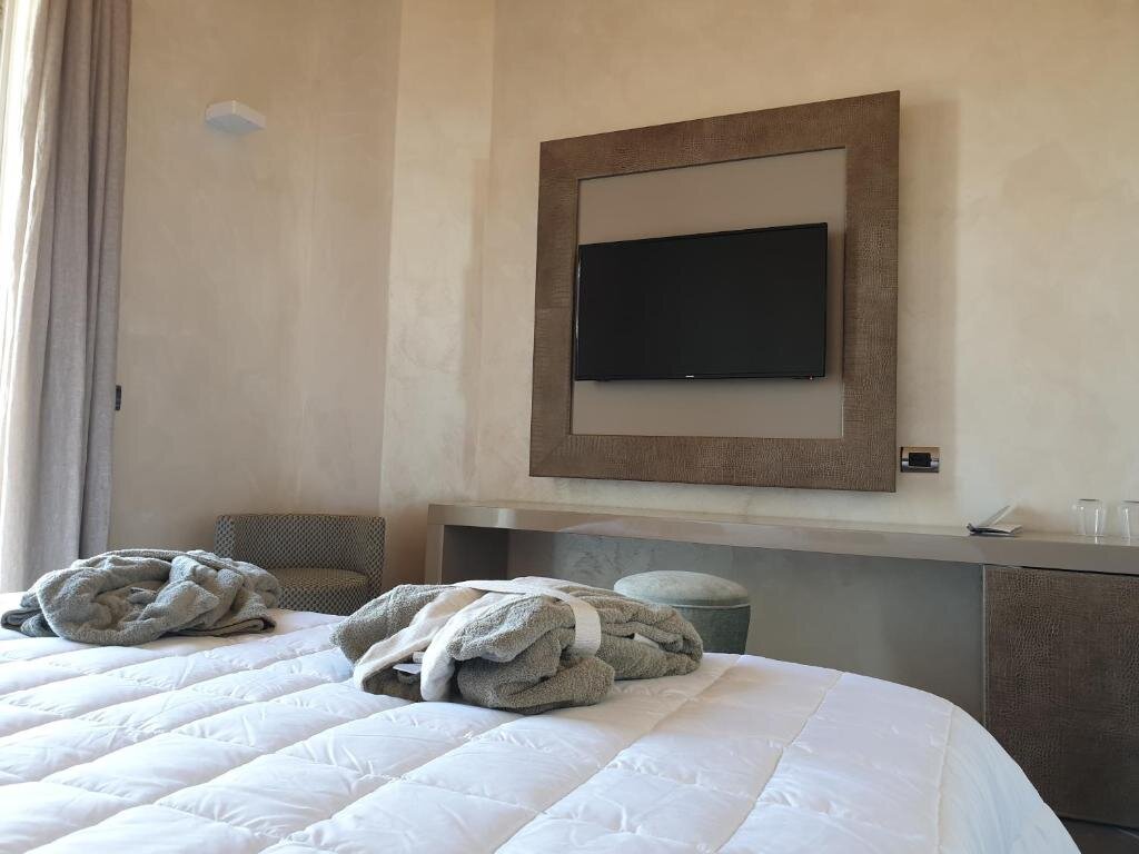 Deluxe Double room with sea view Resort Faro di Punta Fenaio