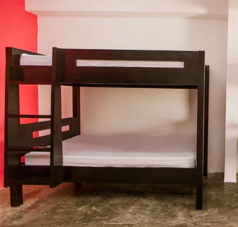 Кровать в общем номере (женский номер) с балконом Mezcal Hostel
