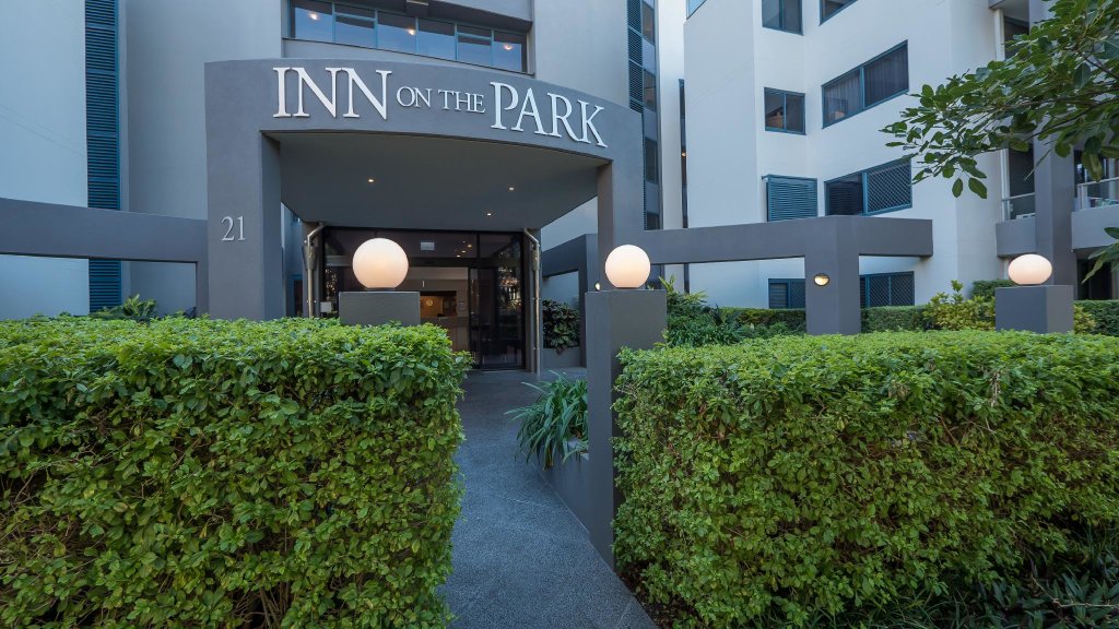 Апартаменты Executive Inn on the Park Apartments