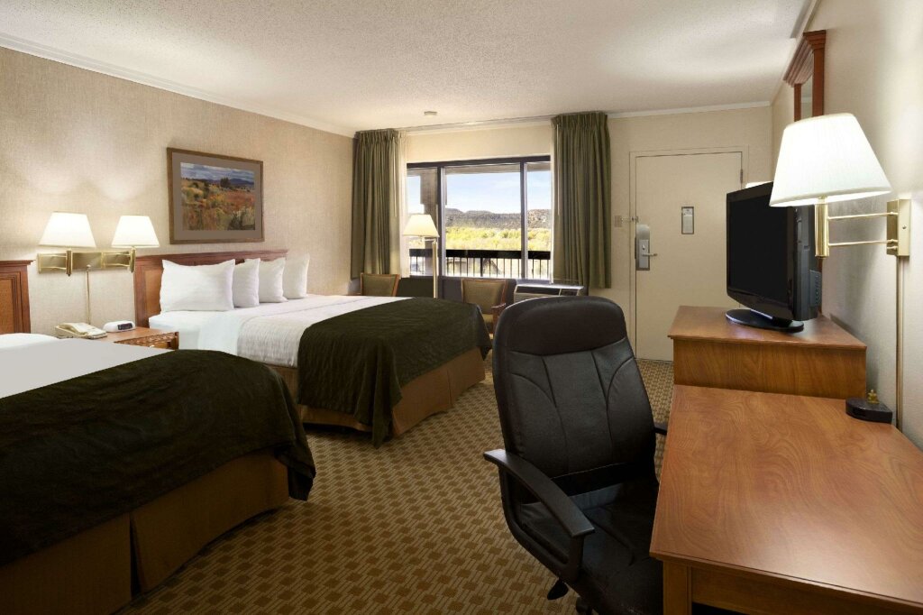 Standard room Days Inn & Suites by Wyndham Trinidad