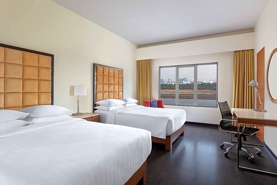 Deluxe room with river view Surat Marriott Hotel