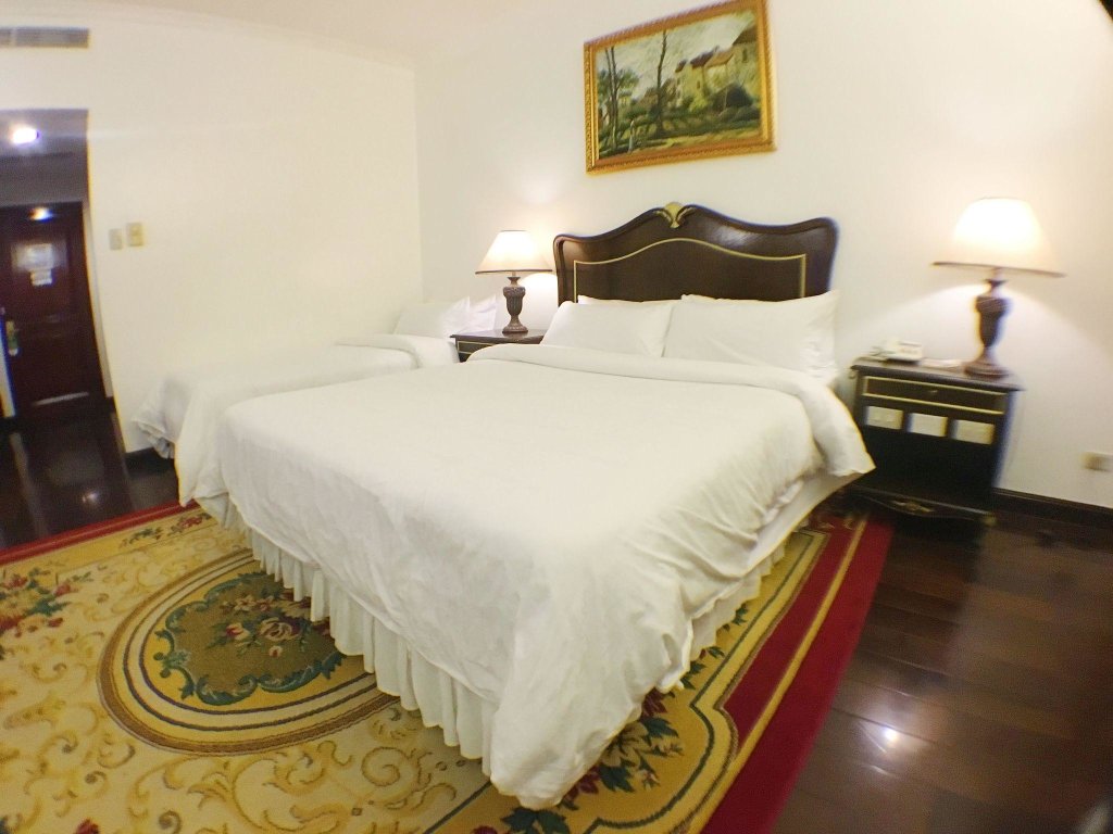 Deluxe Zimmer Fort Ilocandia Resort Hotel