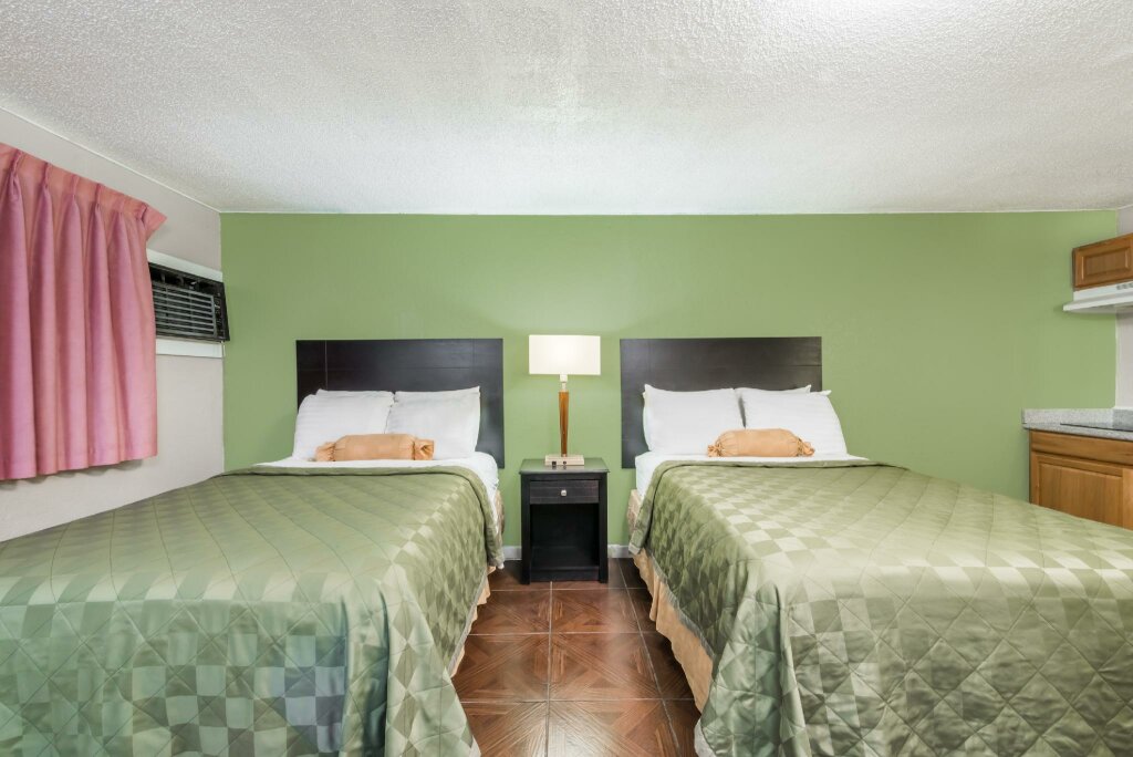 Standard Double room Executive Inn & Kitchenette Suites-Eagle Pass