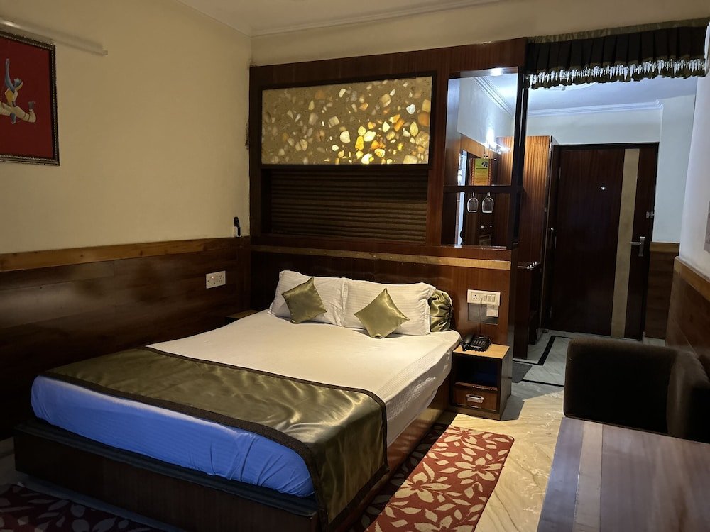 Camera Deluxe Hotel Gandhi's Paradise