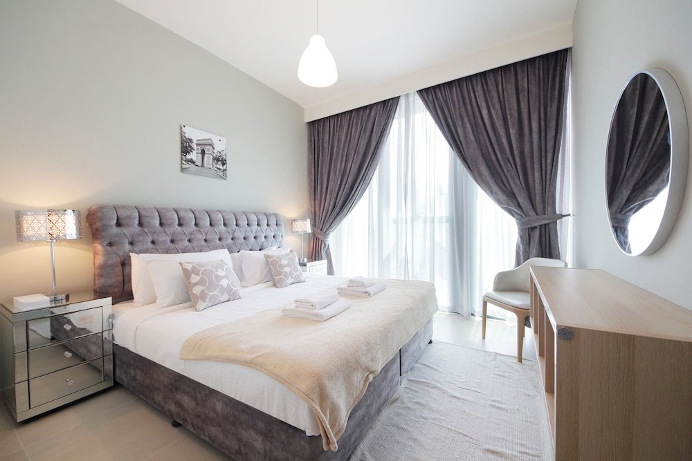 Standard Apartment Elegant 1 Bedroom in BLVD Heights