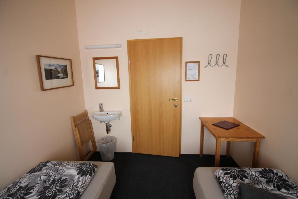 Standard Doppel Zimmer mit Seeblick Hvoll Hostel