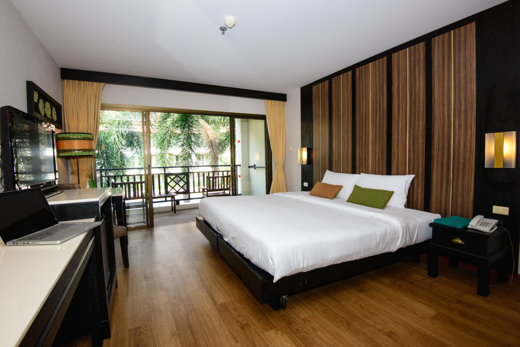 Отель патонг пхукет отзывы. Deevana Patong Resort & Spa 3*. Deevana Patong Resort & Spa 4*. Дивана Патонг Резорт Пхукет. Дивана Патонг.