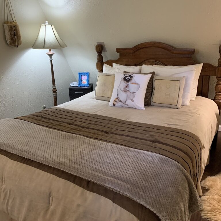 Comfort Suite Mountain Meadows Inn & Chalet Suites