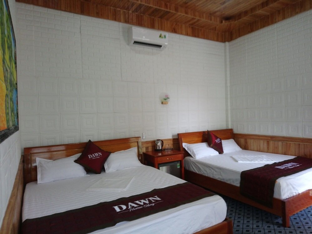 Deluxe Familie Zimmer mit Balkon Phong Nha Dawn Homestay - Hostel