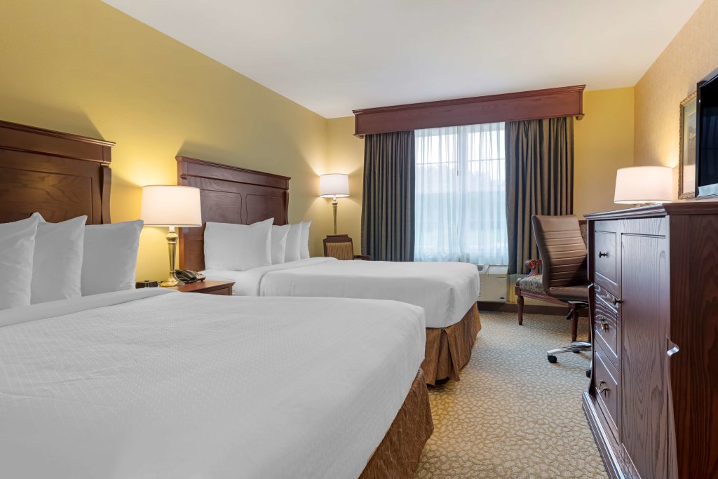 Standard Quadruple room Best Western Plus Grand-Sault Hotel & Suites