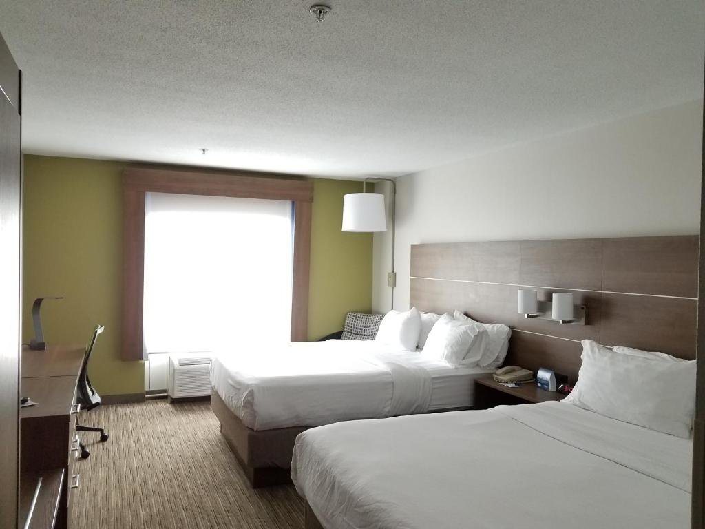 Suite 2 dormitorios Holiday Inn Express & Suites Lenoir Cty, an IHG Hotel
