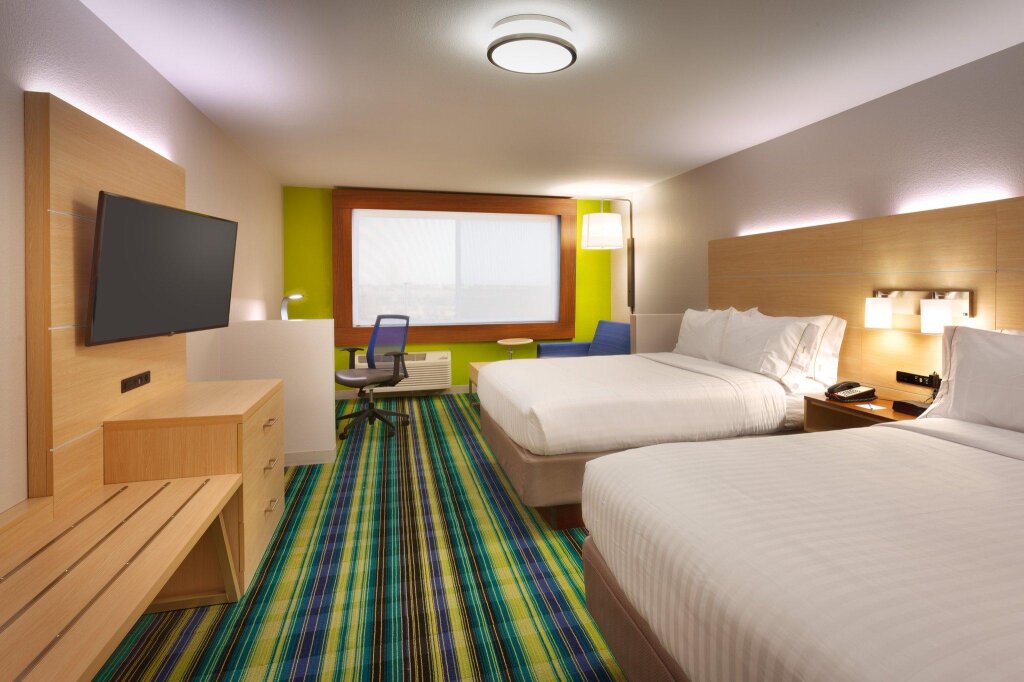 Четырёхместный номер Standard Holiday Inn Express & Suites Phoenix West - Buckeye, an IHG Hotel