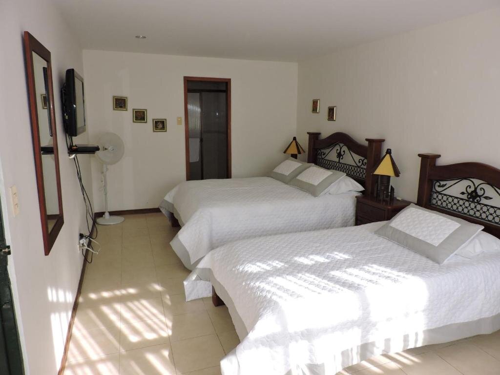 Standard Triple room Finca Hotel Valparaíso