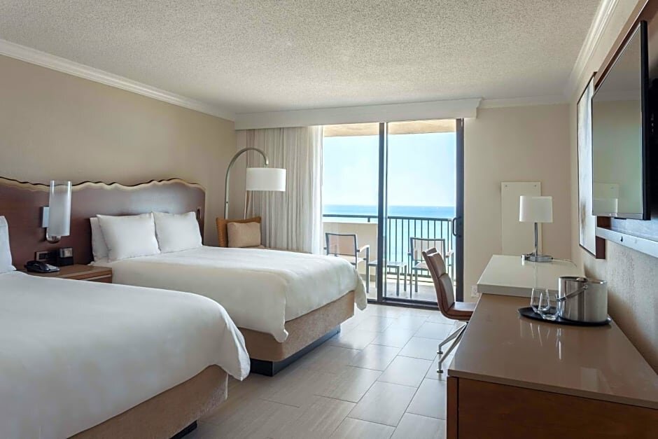 Standard room with ocean view Fort Lauderdale Marriott Harbor Beach Resort & Spa