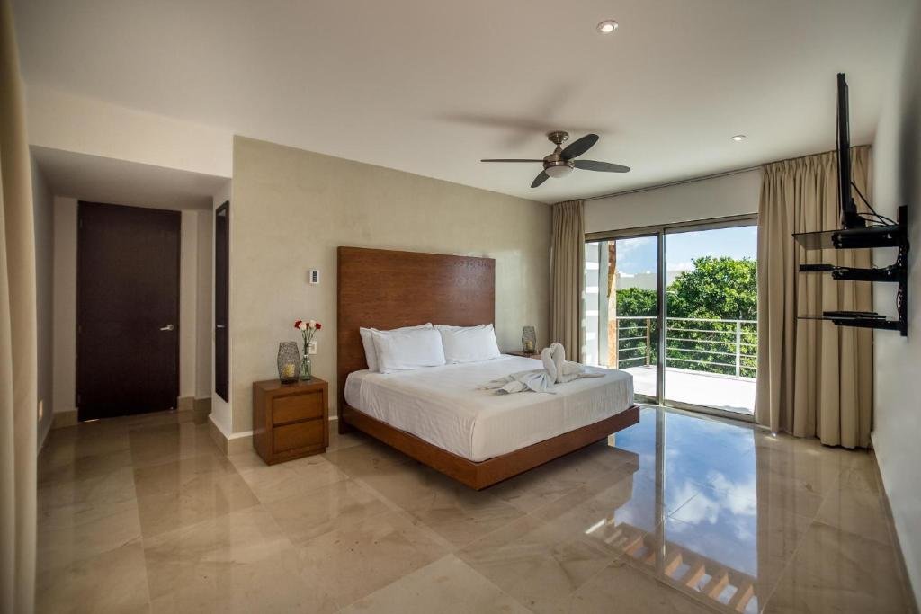 Пентхаус с 3 комнатами с видом на океан Luxurious & Central Condo In Playa Steps From The Beach