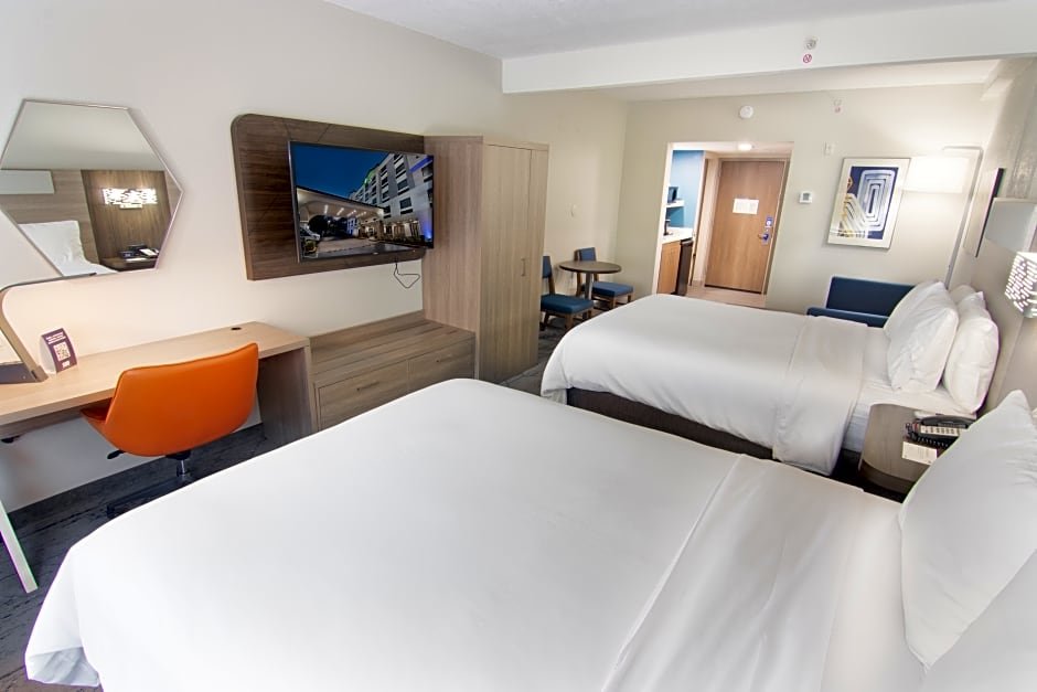 Люкс Holiday Inn Express and Suites Fort Lauderdale Airport West, an IHG Hotel