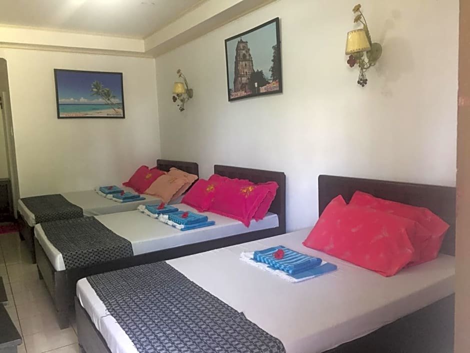 Standard Family room RedDoorz Plus @ Rio Grande de Laoag Ilocos Norte