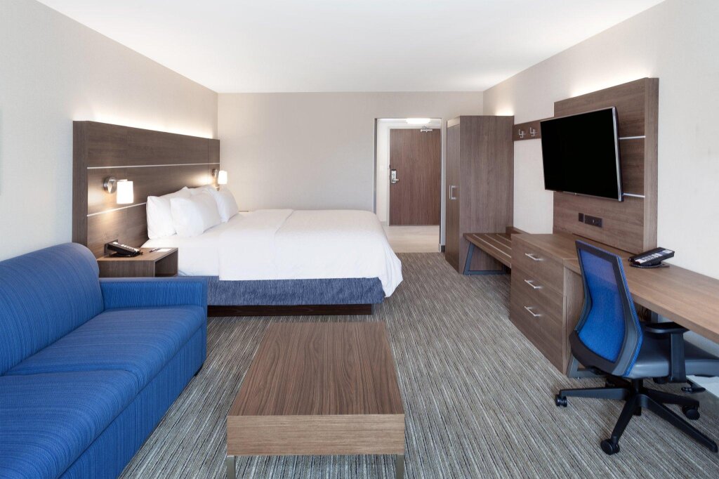 Двухместный люкс Holiday Inn Express & Suites Downtown Ottawa East, an IHG Hotel