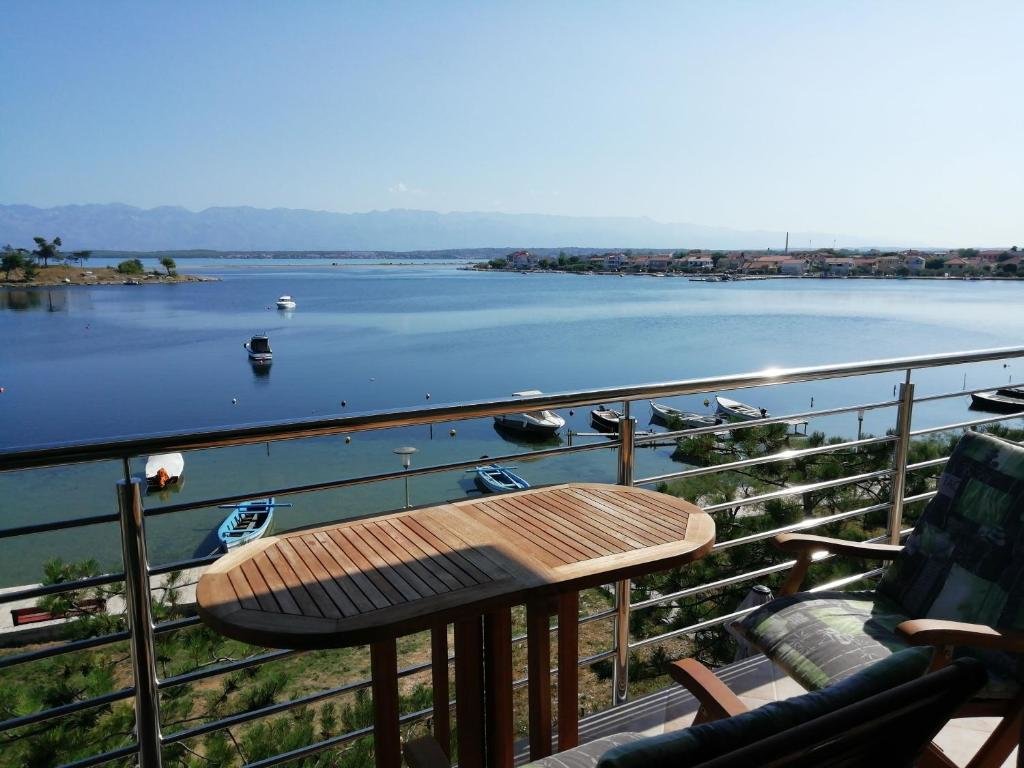 1 Bedroom Apartment with balcony and with sea view Apartments Valentina-B