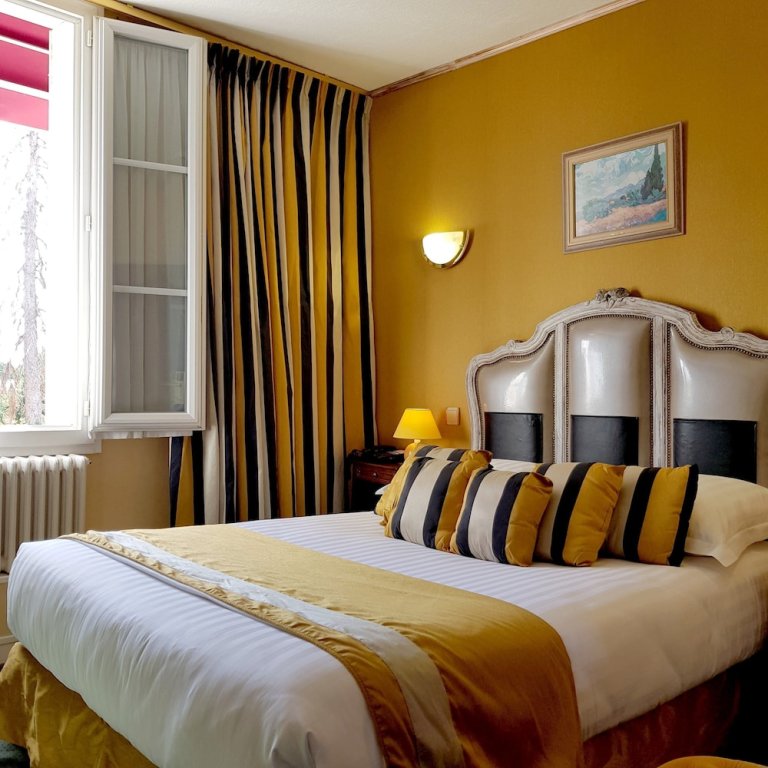 Standard simple chambre Hostellerie du Grand Sully