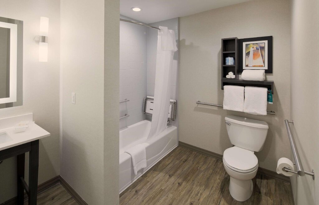 Двухместный люкс c 1 комнатой Homewood Suites By Hilton Topeka