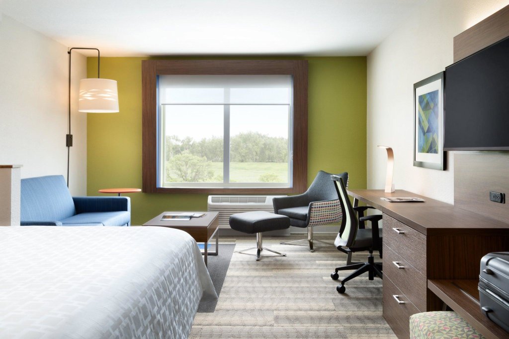 Suite Deluxe Holiday Inn Express And Suites La Grange, an IHG Hotel