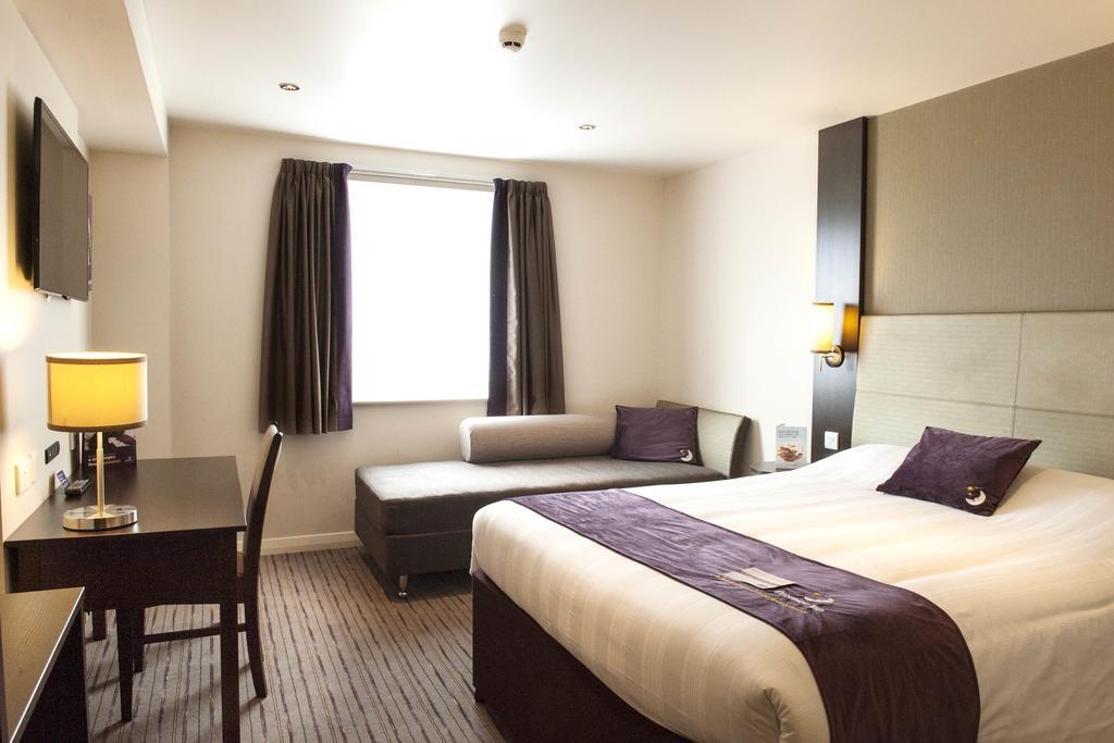 City centre rooms. Milton Hotel London.