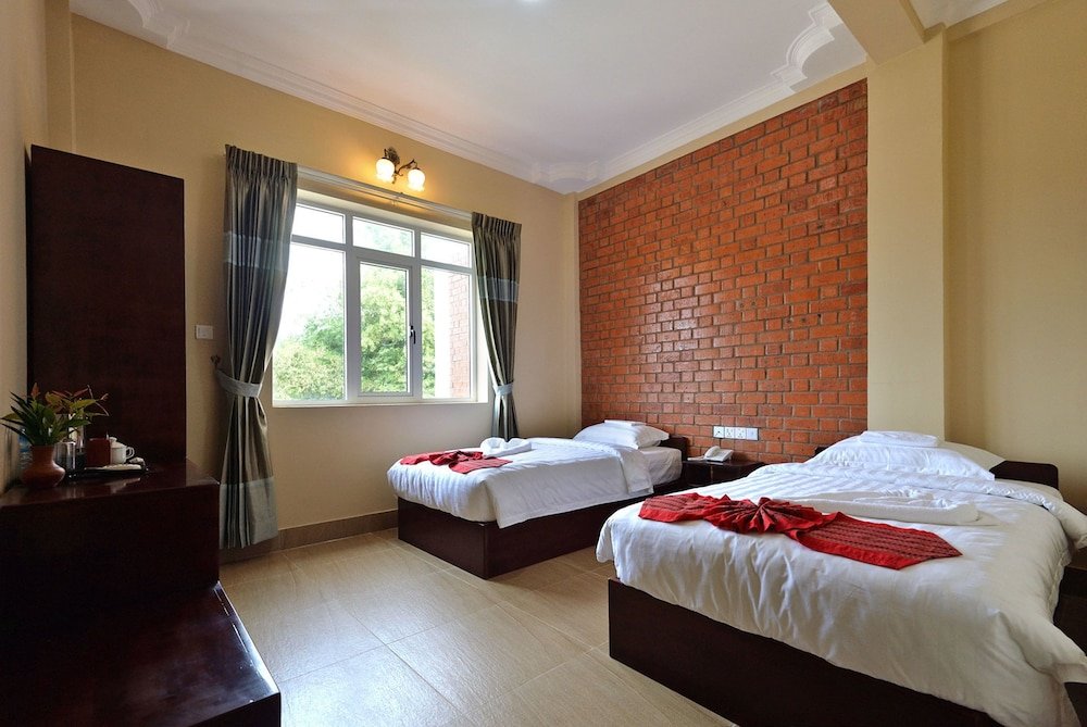 Superior Double room with city view The Pegu Lodge