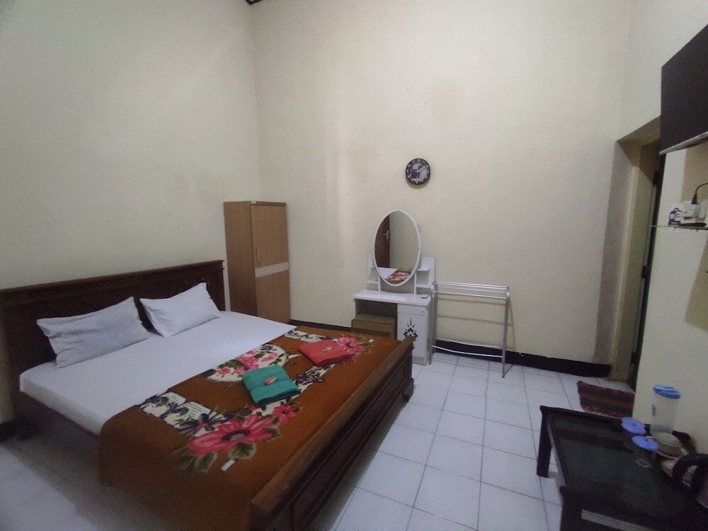 Deluxe room OYO 93048 Hotel Puri Mandiri