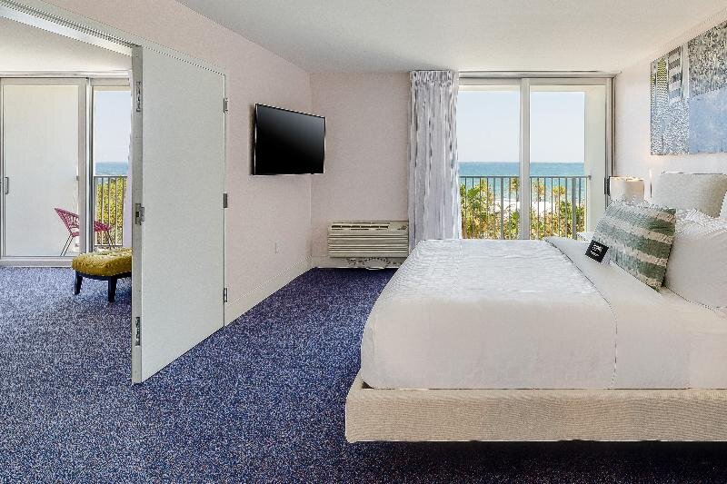 Standard Zimmer mit Balkon Plunge Beach Resort