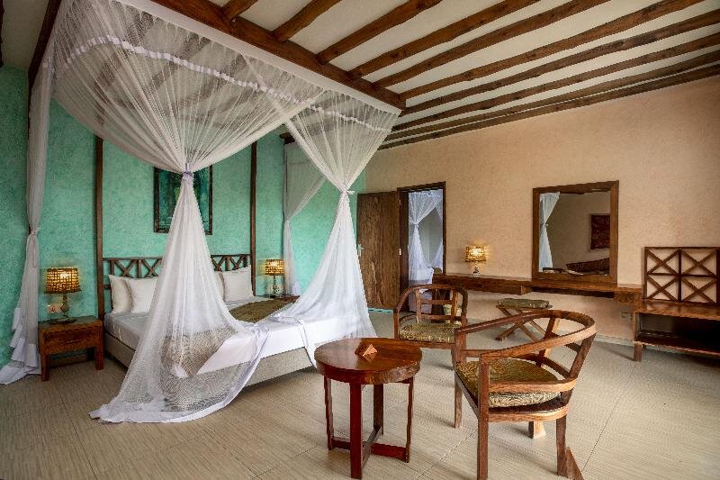 2 Bedrooms Standard Family room with balcony Zanzibar Queen Hotel