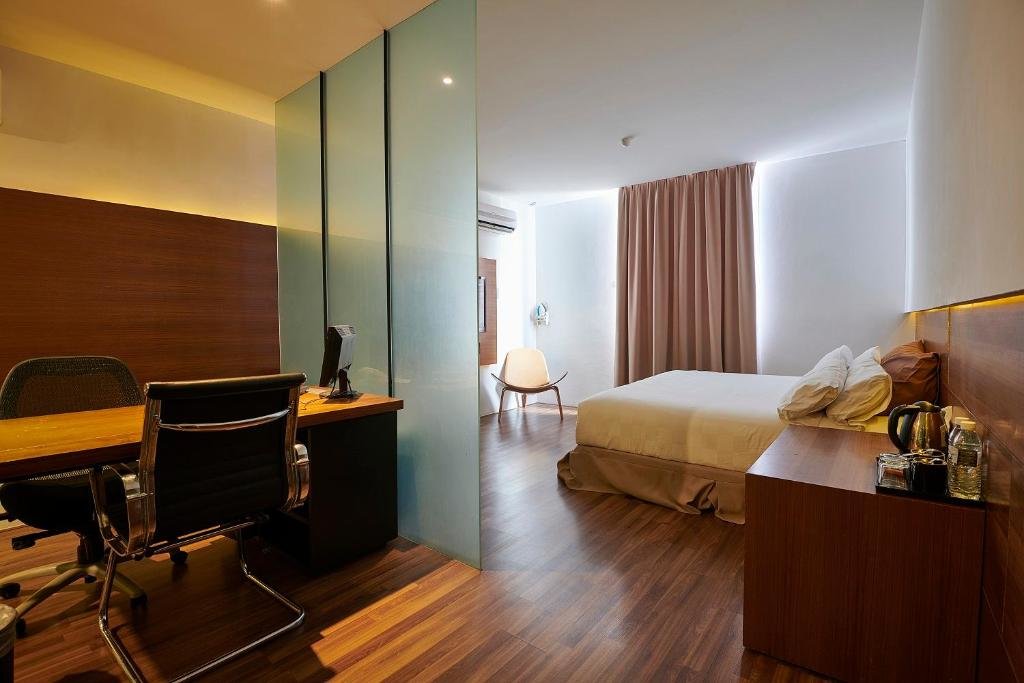 Suite The Leverage Business Hotel Mergong