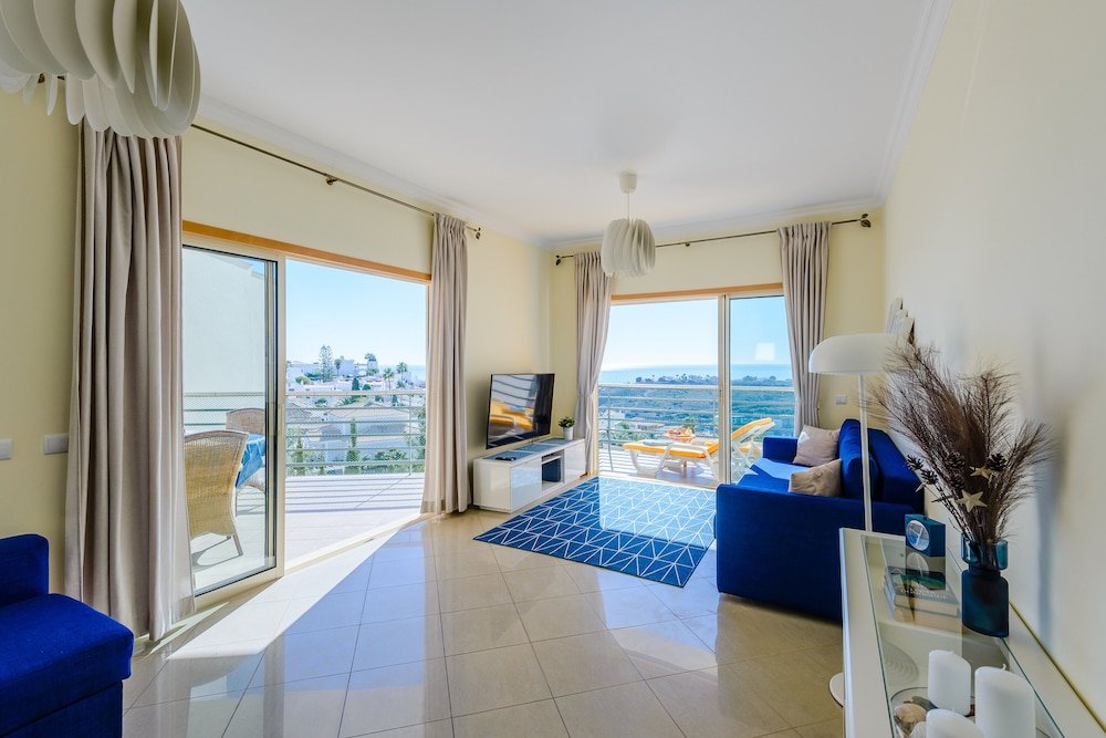 Апартаменты Premium Sea view Apartment with 3 spacious Terraces & 2 Swimming pools
