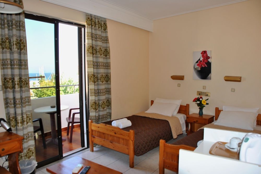 Standard Doppel Zimmer mit Balkon Yiorgos Hotel