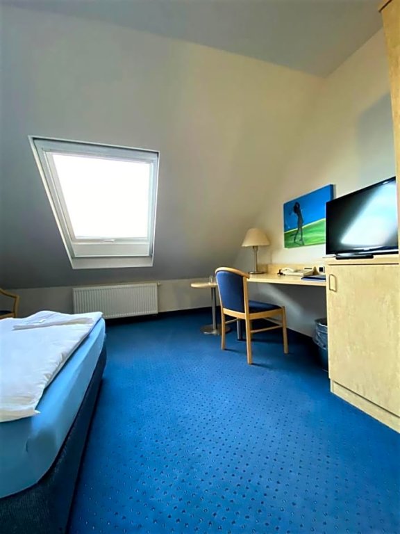 Comfort room Fairway Hotel